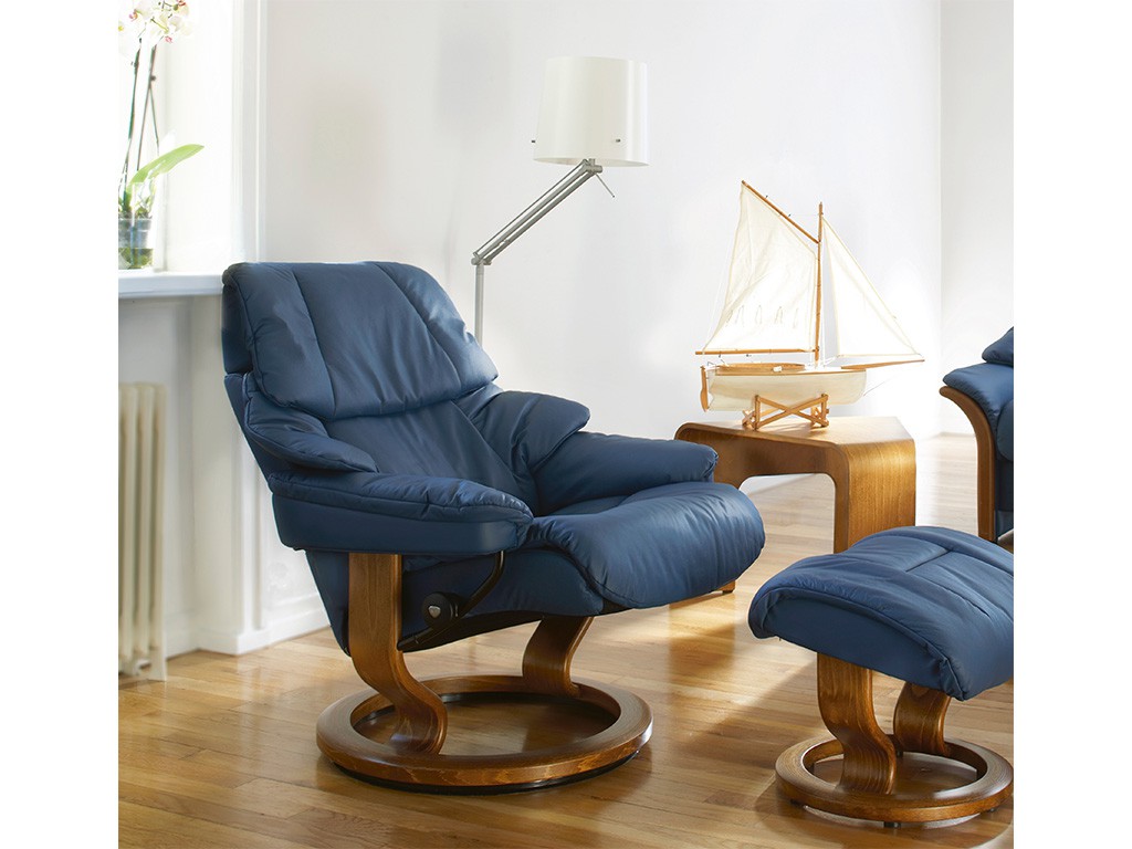 Erlebe den Stressless® Reno Relaxsessel: ergonomischer Komfort, modernes Design & individuelle Anpassung. Jetzt im Einrichtungszentrum Konken testen!