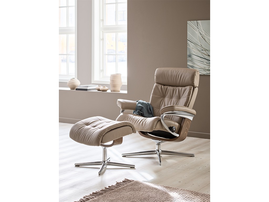 Entdecke den Stressless® Erik Relaxsessel: modernes Design, ergonomischer Komfort & flexible Anpassung. Jetzt im Einrichtungszentrum Konken testen!