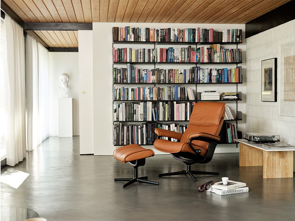 Stressless® Admiral Relaxsessel: elegantes Design, ergonomischer Komfort & flexible Anpassung. Jetzt im Einrichtungszentrum Konken live testen!