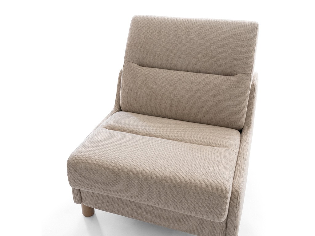 Entdecke das Stressless® Fiona Sofa in klassischer, Holz- oder Stahlvariante. Modulare 1-, 2- und 2,5-Sitzer mit ergonomischen Komfortzonen, individuell wählbaren Bezügen und Oberflächen. Perfekt für dein Wohnzimmer.